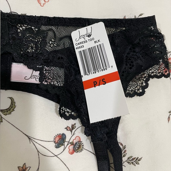 Jezebel Caress Too Bustier/Corset & Garter Belt Set - Picture 13 of 14